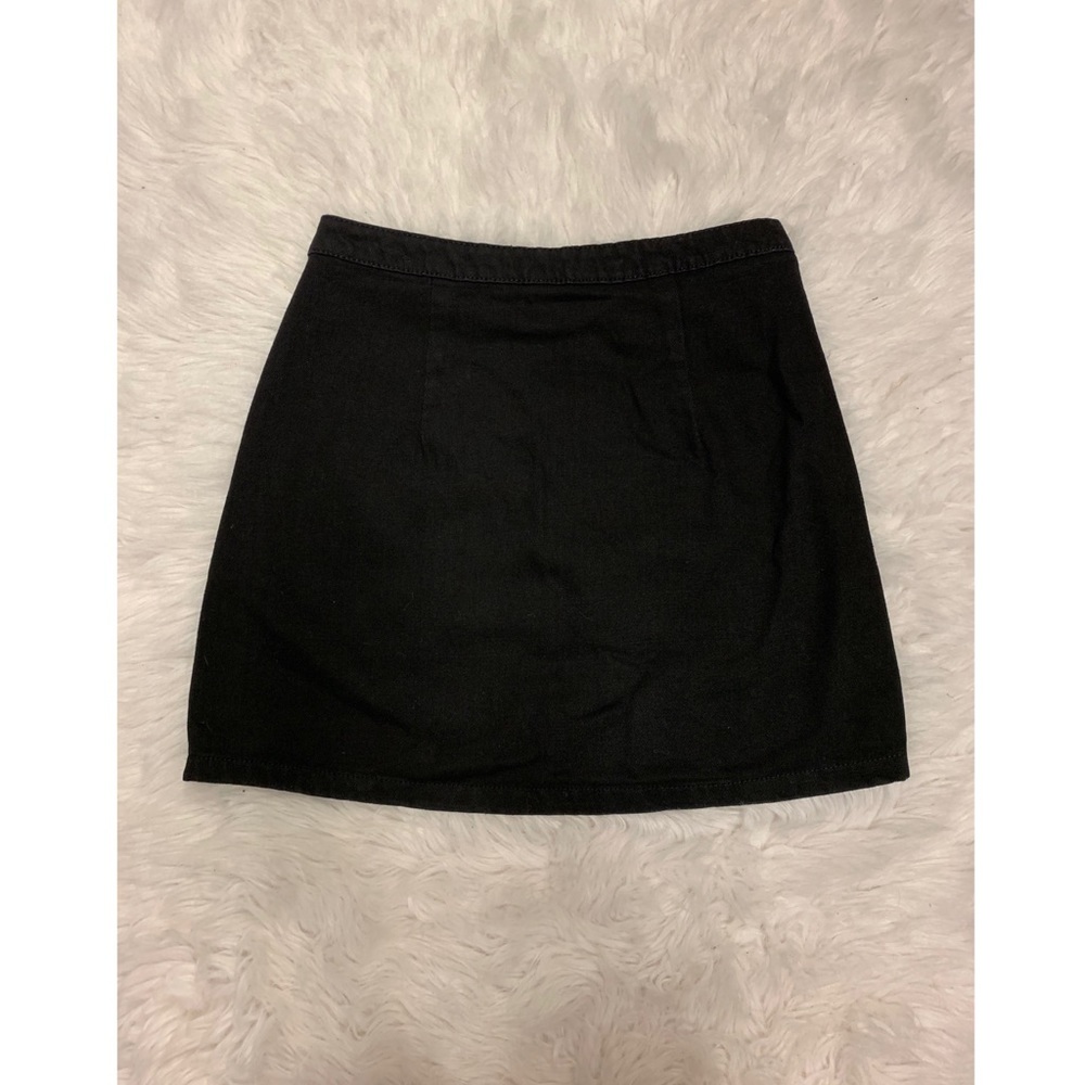 Black Front Zipper Mini Skirt - Picture 2 of 2